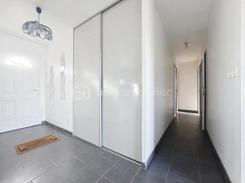 Maison - 99 m² - 4 pièces