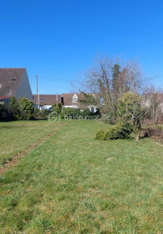 Terrain constructible - 747 m²
