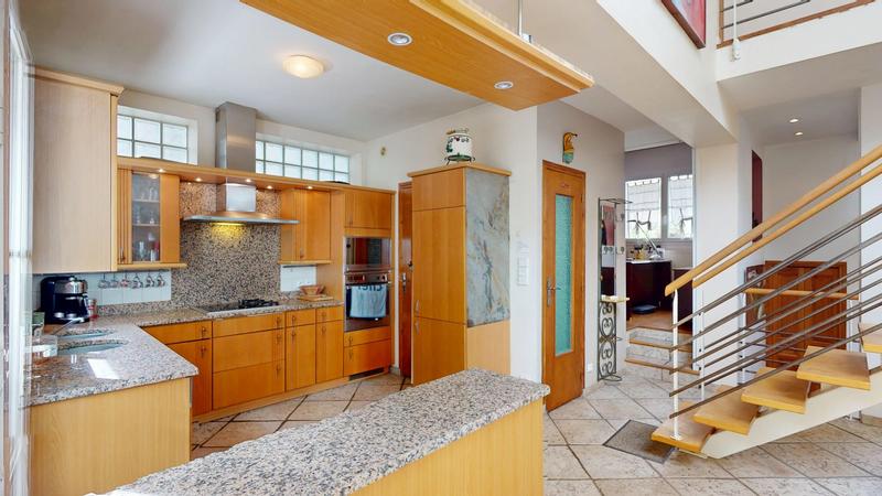 Maison contemporaine - 200 m² - 7 pièces