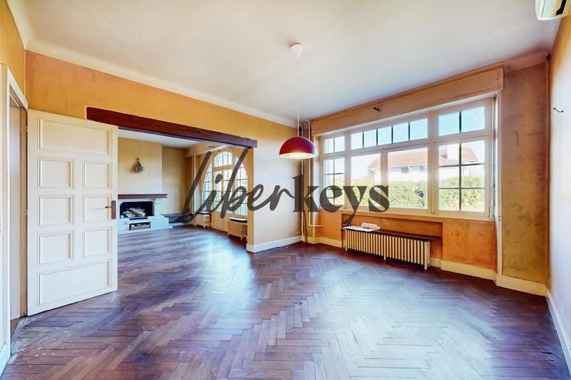 Villa - 240 m² - 5 pièces