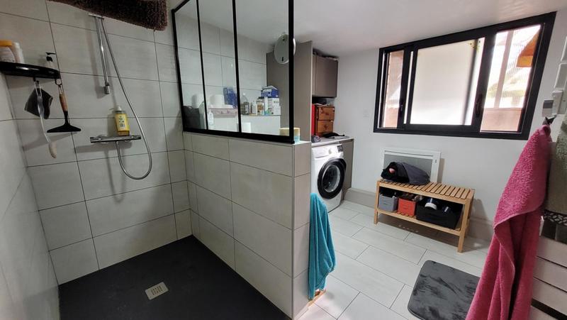 Propriété - 250 m² - 8 pièces