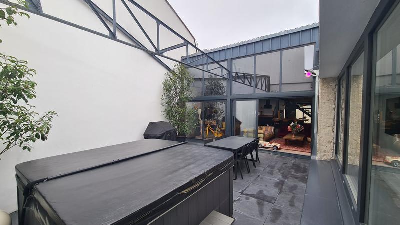 Loft - 350 m² - 9 pièces