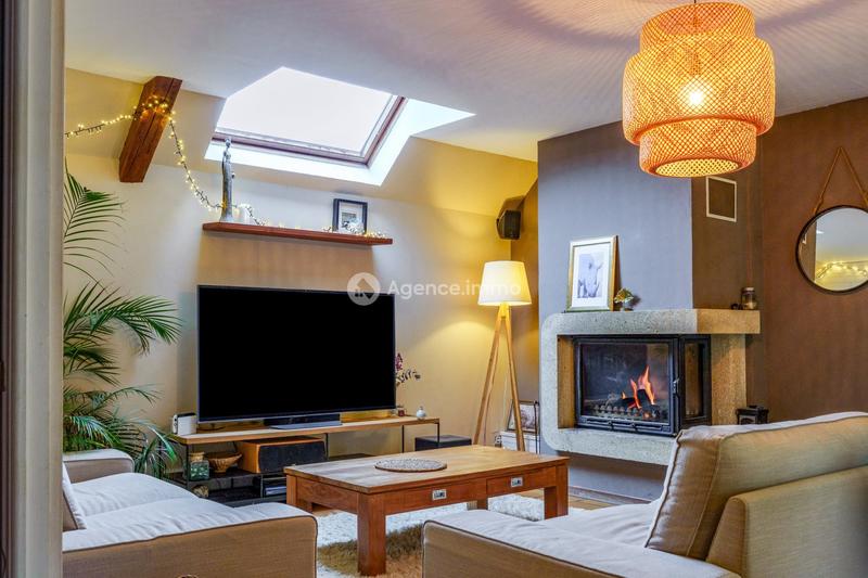 Maison traditionnelle - 151 m² - 7 pièces