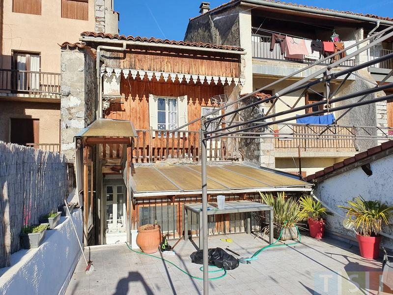 Maison - 288 m² - 9 pièces