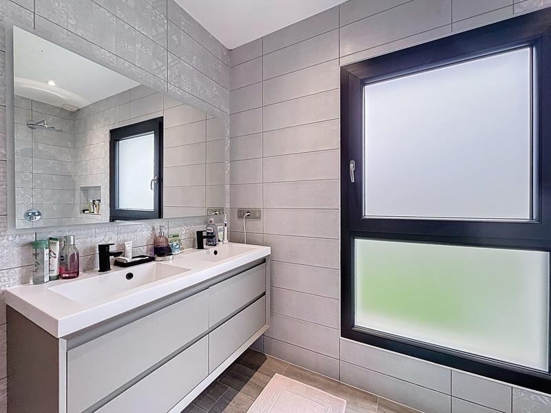 Maison contemporaine - 136 m² - 7 pièces