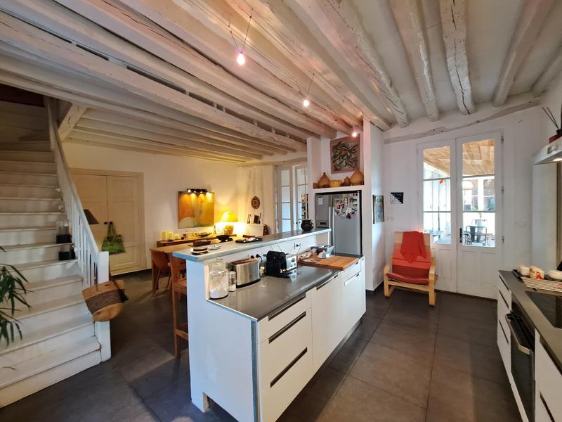 Maison - 245 m² - 9 pièces