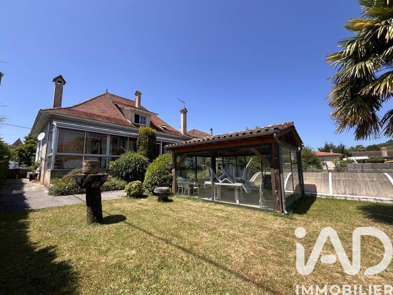 Maison - 137 m² - 6 pièces