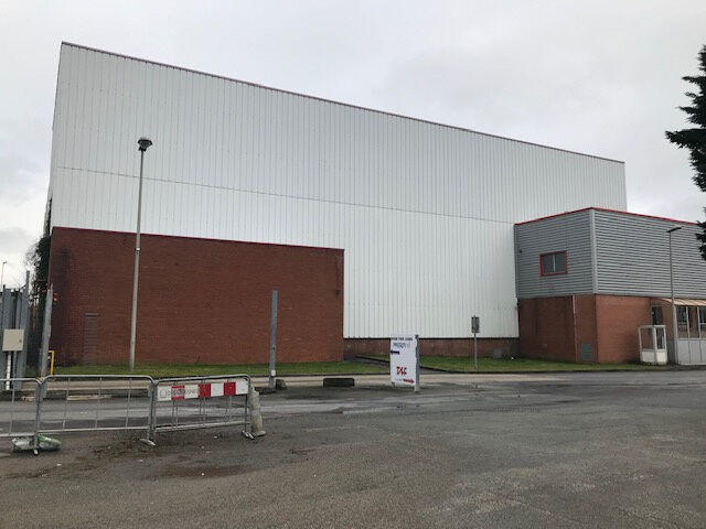 Entrepôt - 1 450 m²