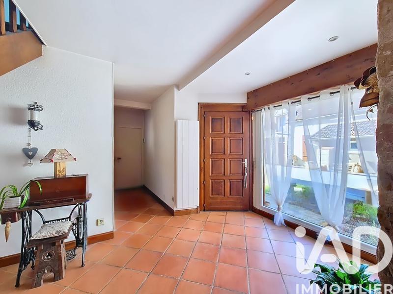 Maison - 205 m² - 8 pièces
