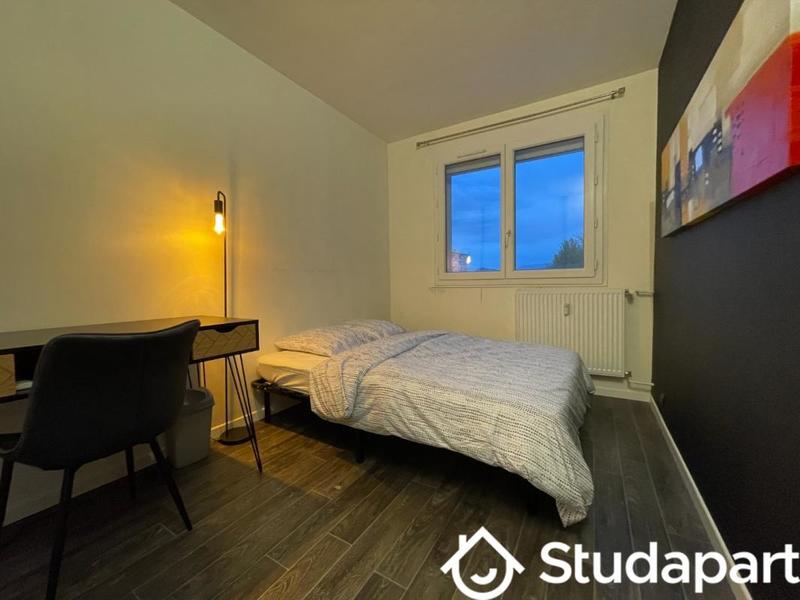 Chambre - 11 m² - 1 pièce