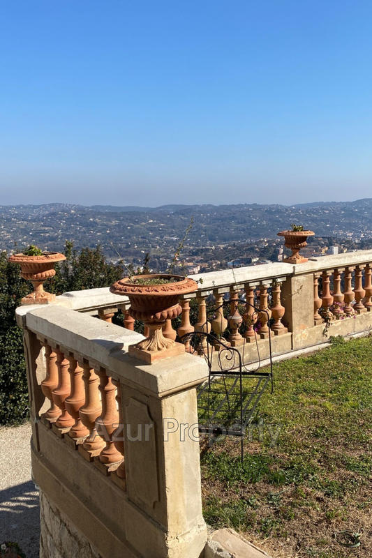 Maison de ville - 240 m² - 6 pièces