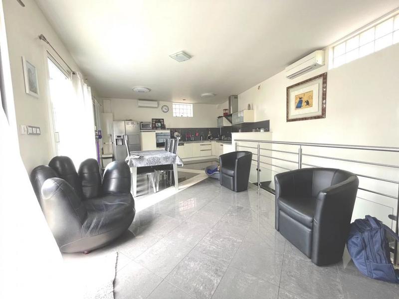 Maison - 110 m² - 4 pièces