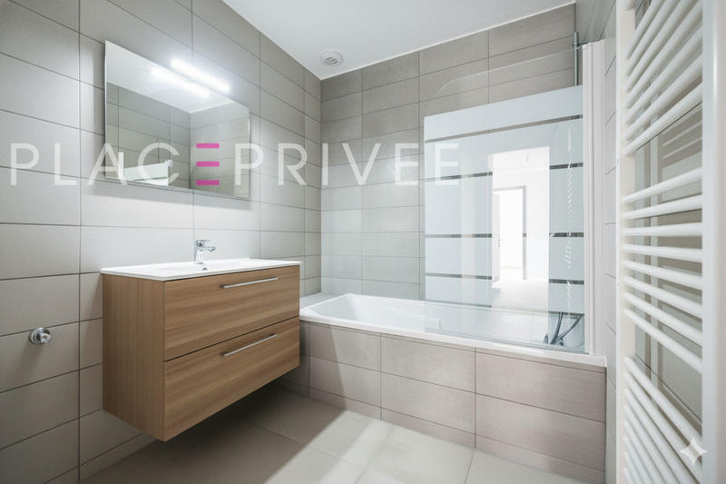 Appartement - 80 m² - 3 pièces