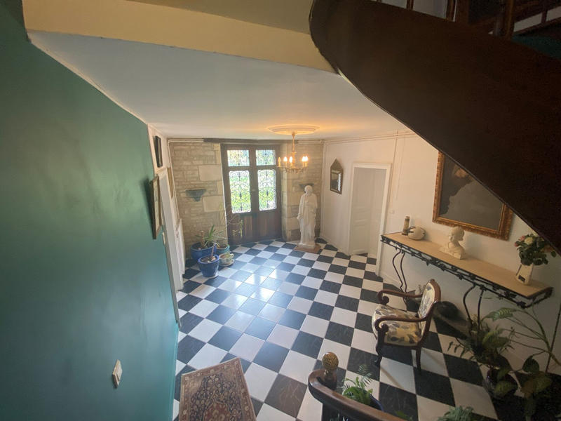 Maison - 350 m² - 11 pièces