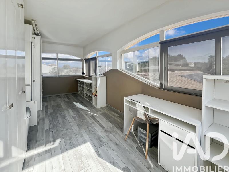 Maison - 228 m² - 10 pièces