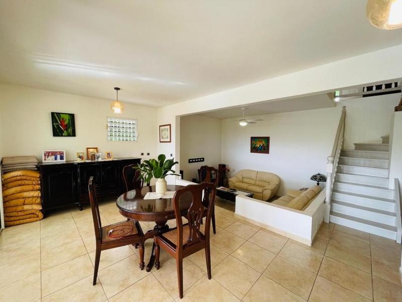 Villa - 254 m² - 6 pièces