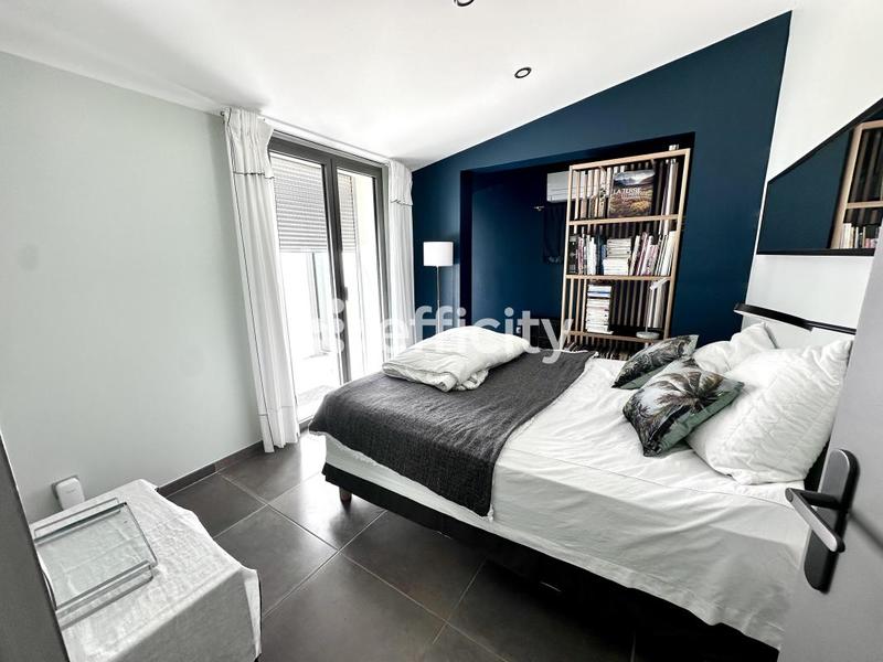 Maison - 290 m² - 11 pièces