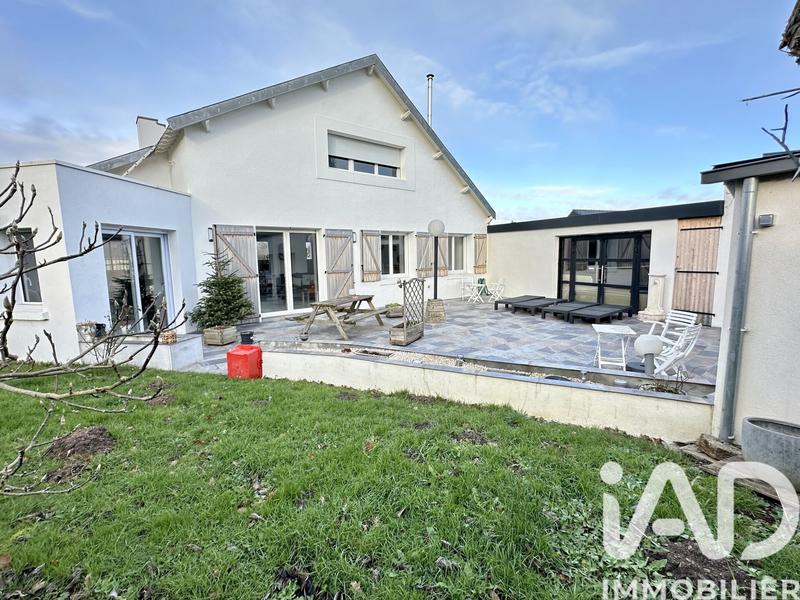 Maison - 216 m² - 7 pièces