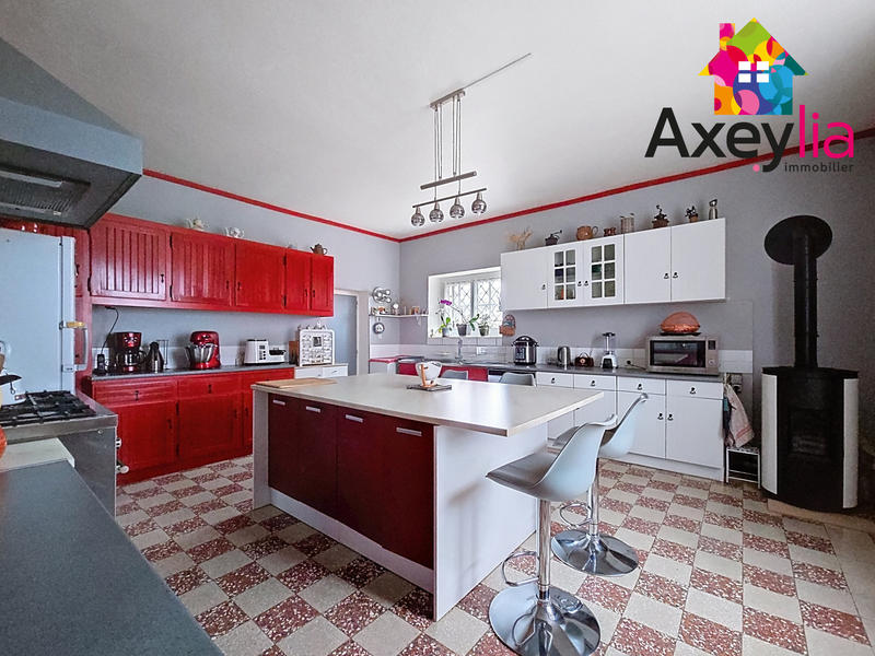 Propriété - 409 m² - 10 pièces