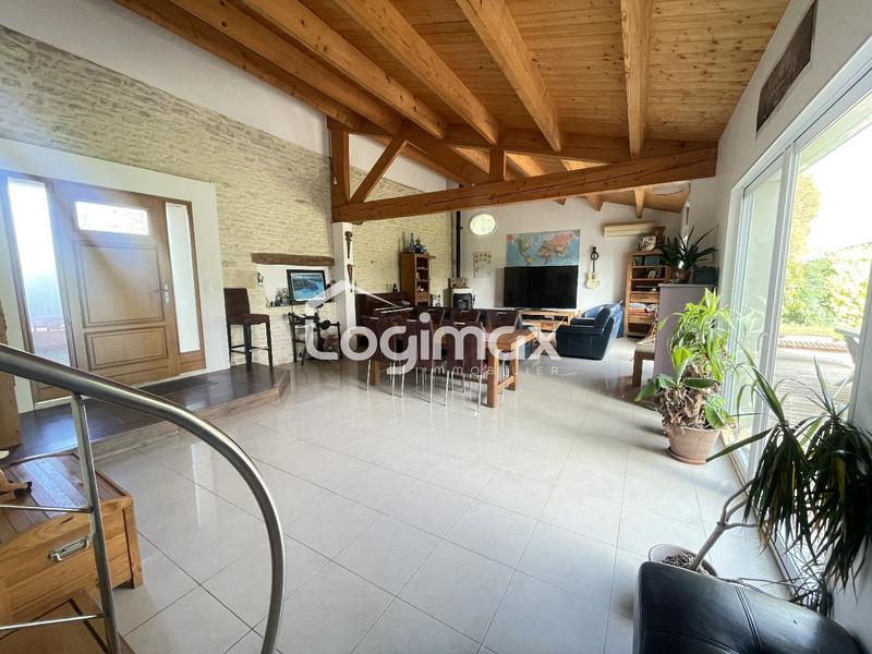 Maison - 200 m² - 5 pièces