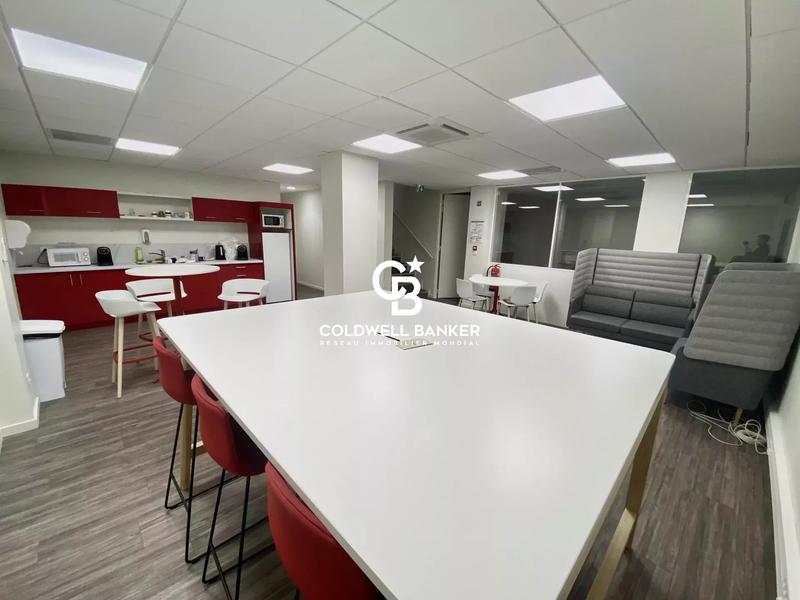 Local commercial - 255 m² - 6 pièces