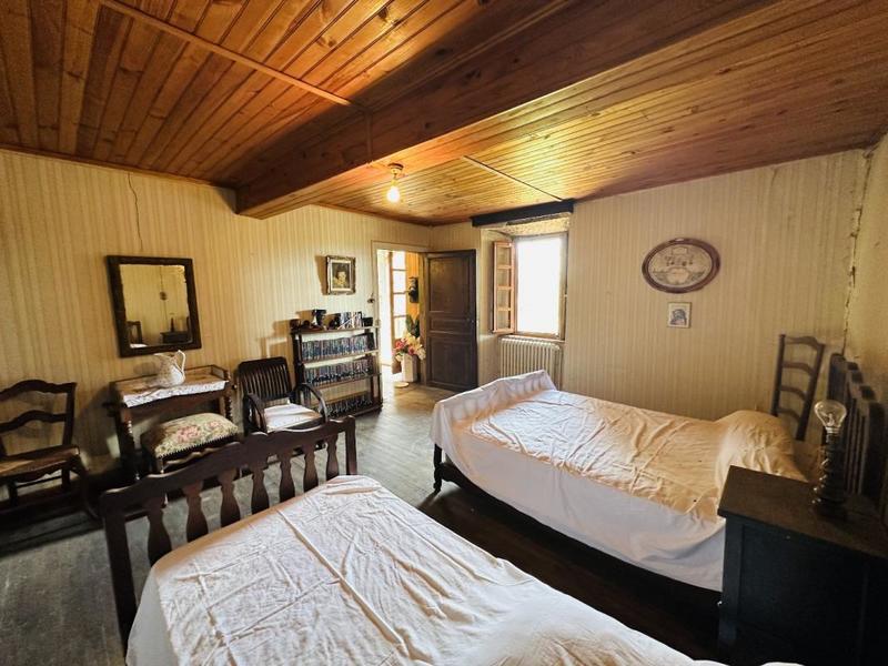 Propriété - 300 m² - 7 pièces