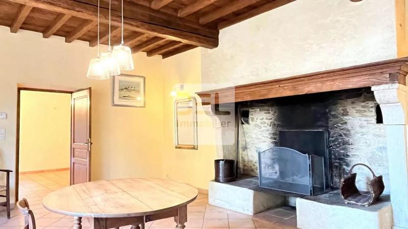 Propriété - 409 m² - 11 pièces