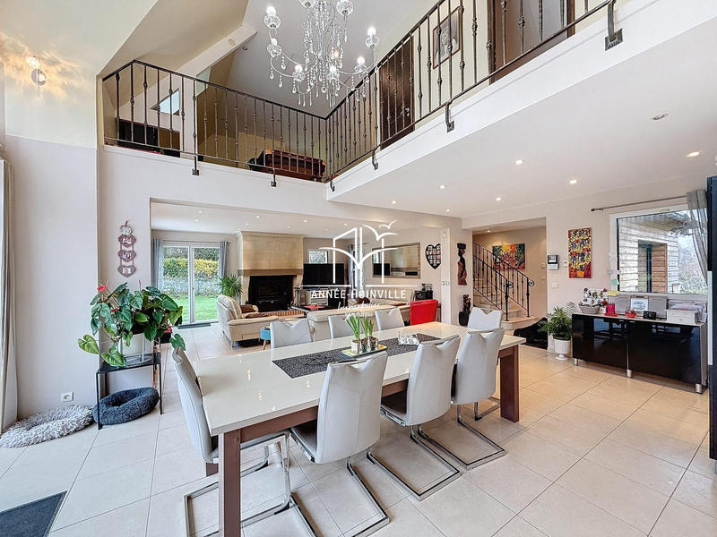 Villa - 177 m² - 6 pièces