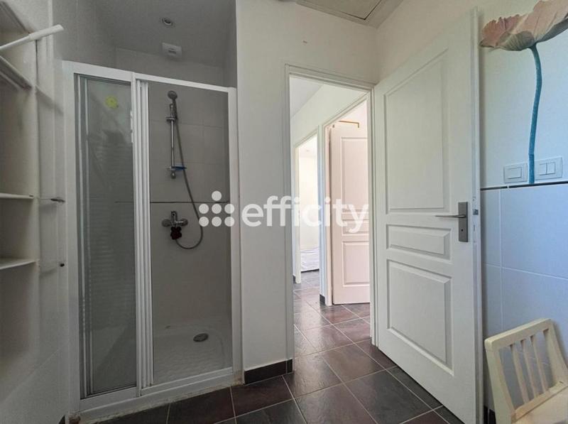 Maison - 220 m² - 6 pièces