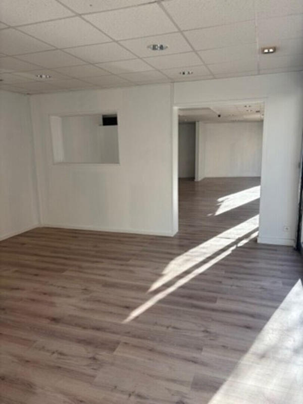 Local commercial - 83 m²