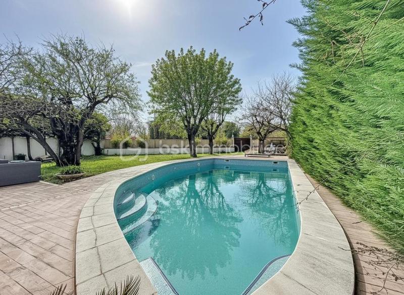 Maison en pierre - 260 m² - 6 pièces