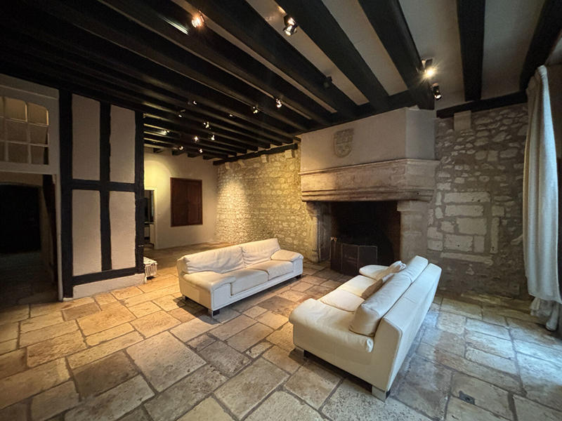 Maison - 255 m² - 9 pièces