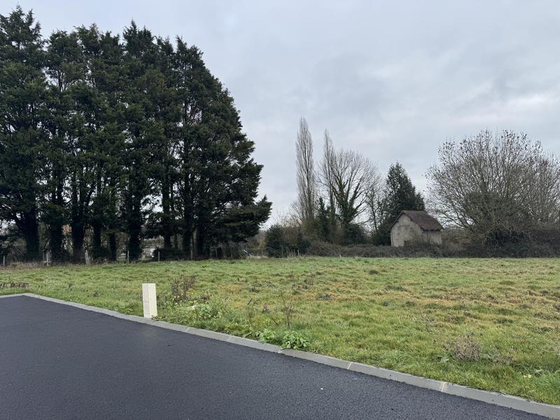 Terrain constructible - 1 714 m²