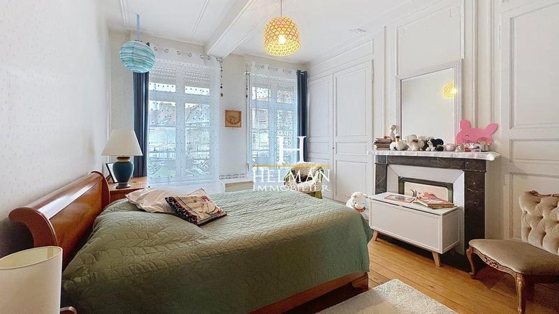 Maison - 258 m² - 7 pièces