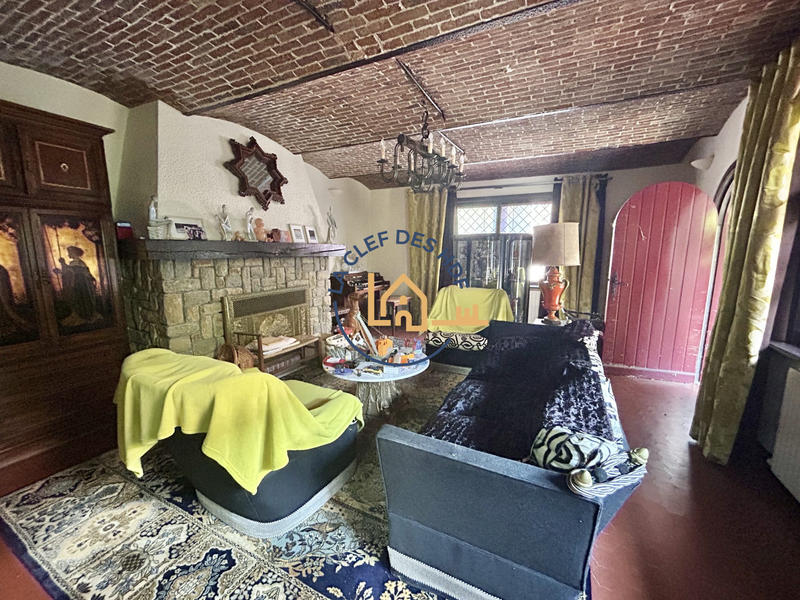 Maison - 212 m² - 5 pièces