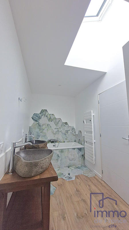 Maison - 169 m² - 7 pièces