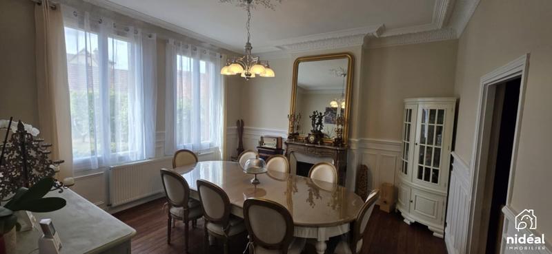 Maison - 178 m² - 8 pièces