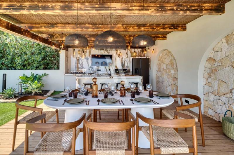 Villa - 286 m² - 6 pièces