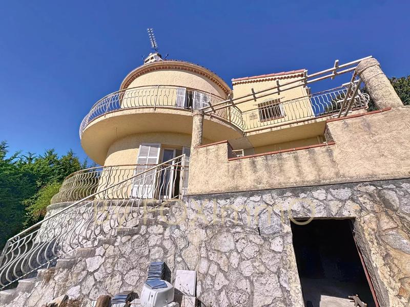 Villa - 250 m² - 8 pièces