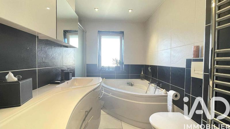 Maison de village - 115 m² - 5 pièces