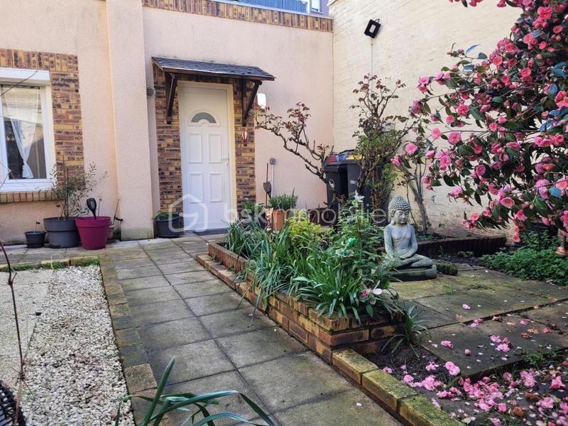 Maison - 96 m² - 4 pièces