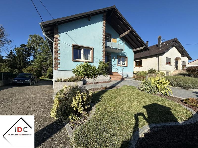 Maison - 193 m² - 7 pièces