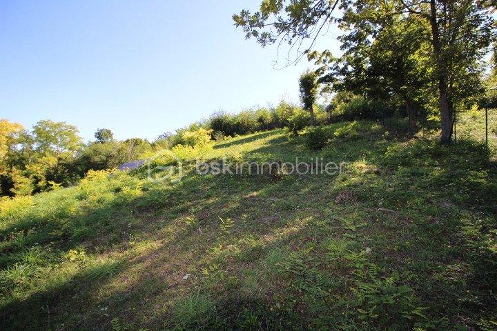 Maison - 243 m² - 7 pièces