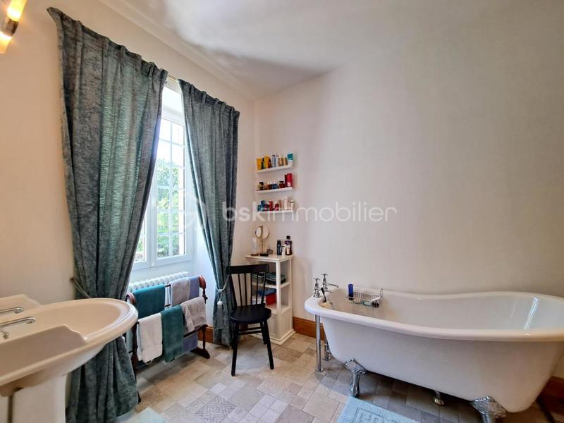 Demeure - 432 m² - 10 pièces