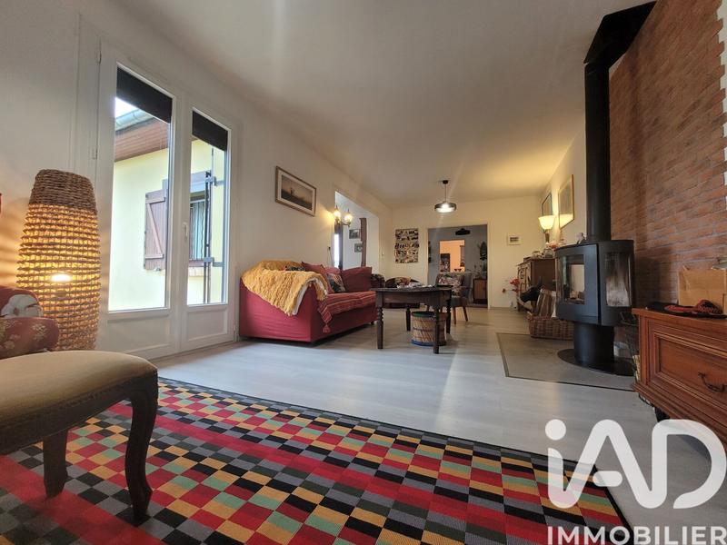Maison - 232 m² - 8 pièces