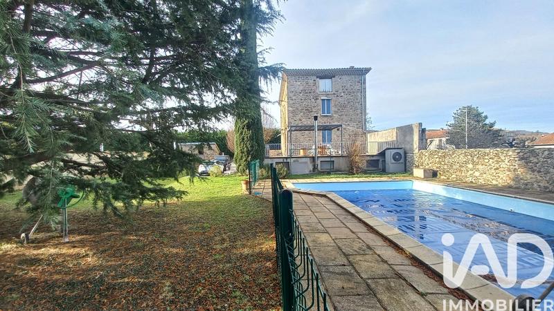 Maison - 142 m² - 5 pièces