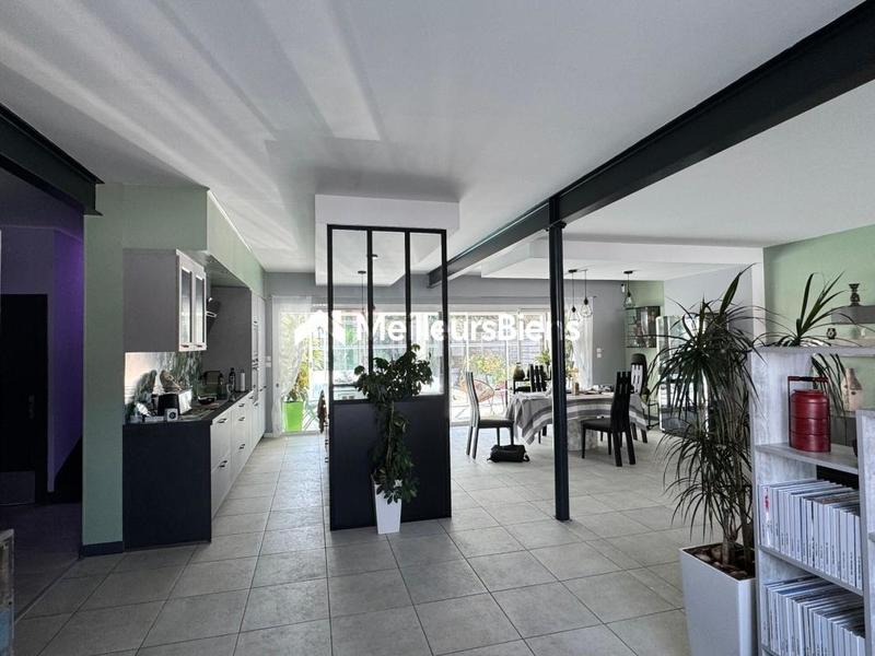 Maison - 167 m² - 7 pièces