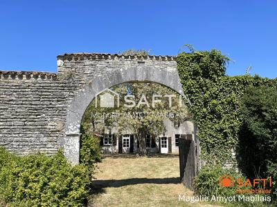 Propriété - 820 m² - 11 pièces