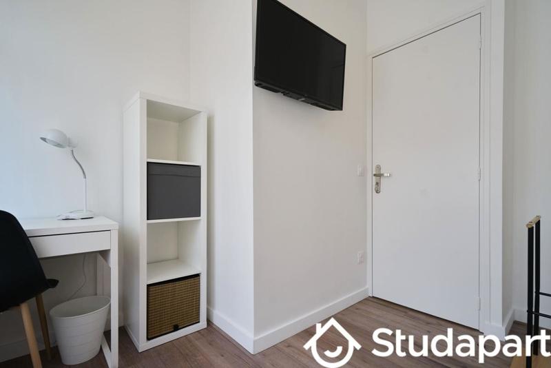 Chambre - 10 m² - 1 pièce