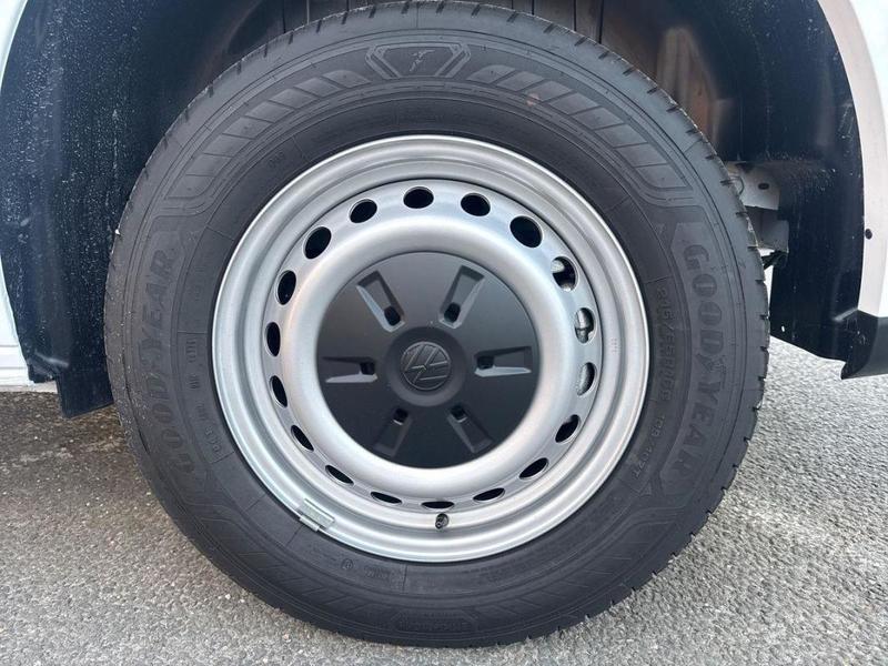 Volkswagen Transporter E Van (64kwh/210kw) L1